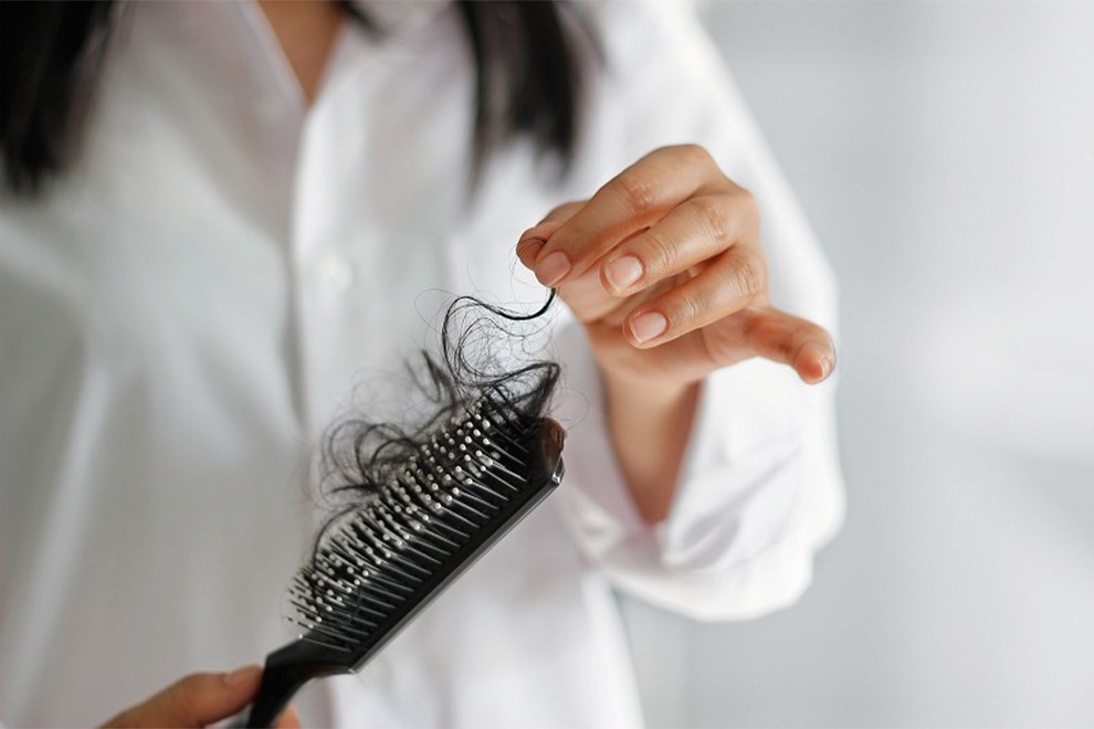 برای جلوگیری از ریزش مو چه بخوریم؟ پاسخ در مجله نیچرز پلنتی