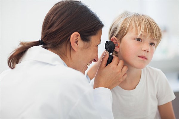 بررسی راه‌های درمان گوش درد ناشی از سرماخوردگی در کودکان